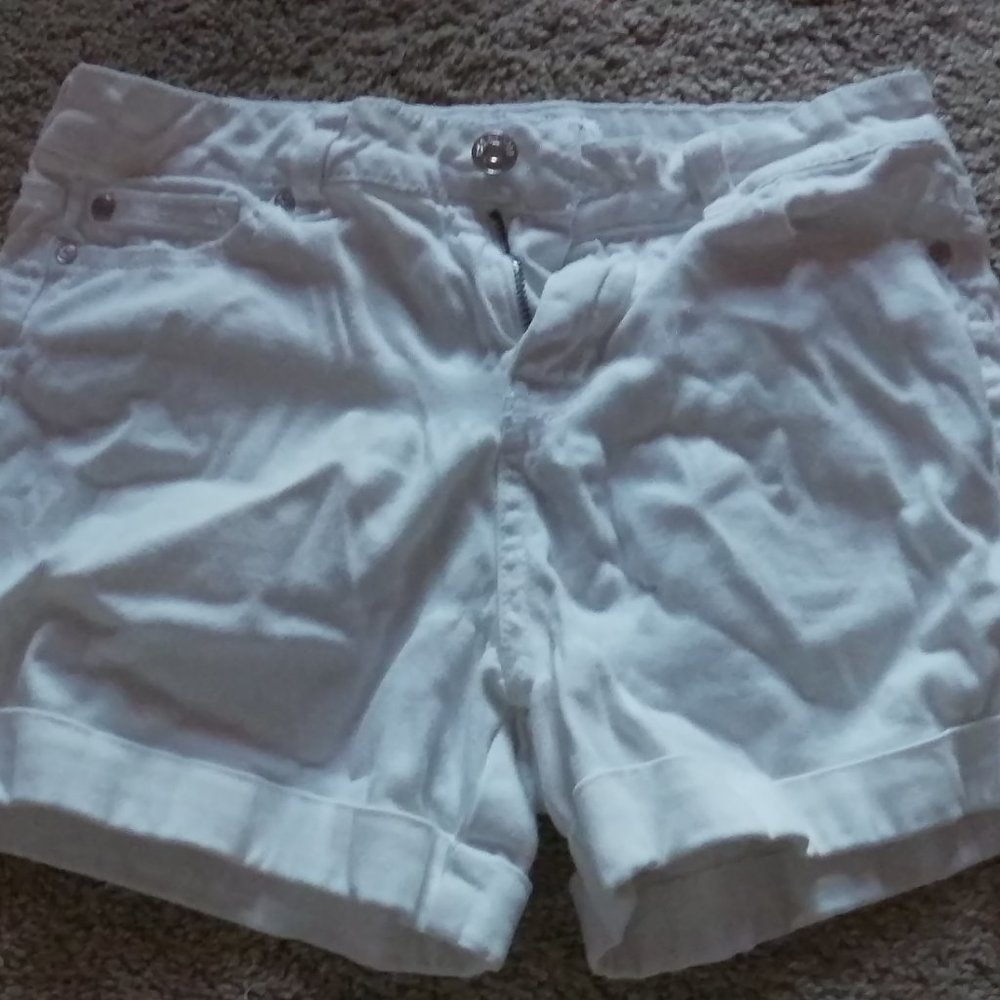 Celebrity Pink girls (White Shorts)